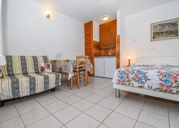 Anna Apartman